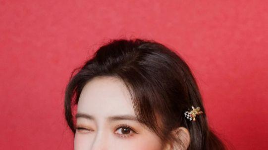 新年穿红，黄黑皮也能拥有的 “氛围感” 底气