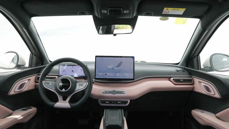 7万预算能买什么智能座舱？25款海鸥对比26款星愿，谁更懂年轻人