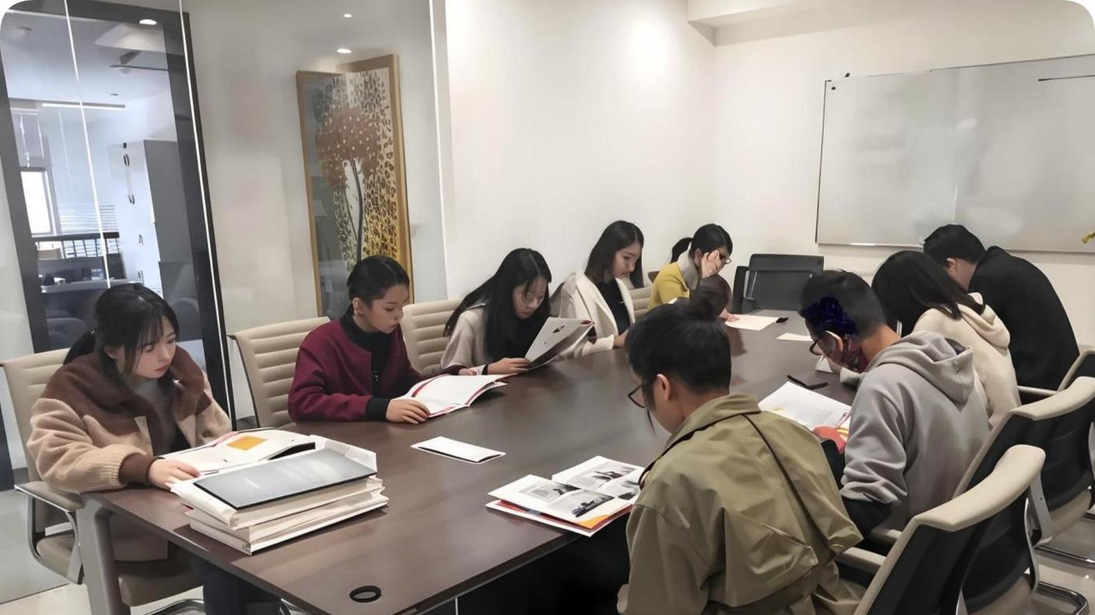 在分公司上班，简历上能写总公司吗？