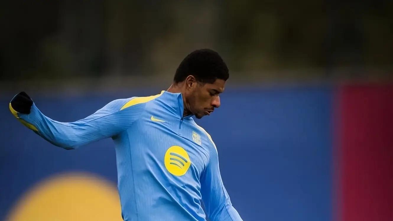 拉什福德巴萨替补迷局：数据亮眼为何难获首发？