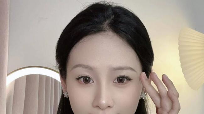 泰国原装进口的卡瓦库德青草膏 + 青草棒，承包你整个夏天的清凉