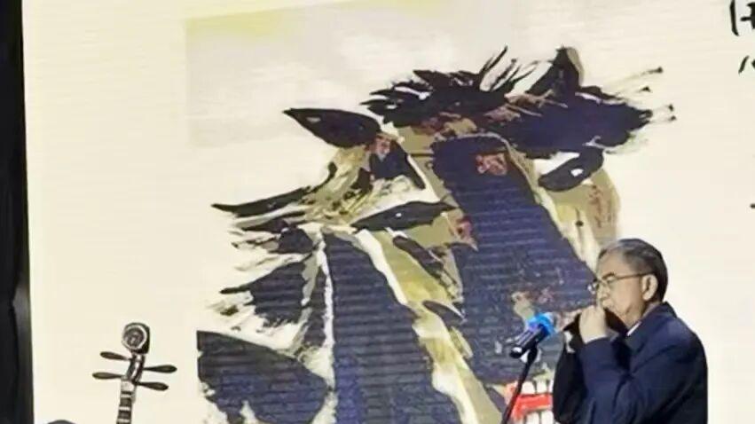乐山人杨邦杰：玩转陶笛 享受音乐