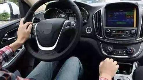 以下这些行车习惯，最好要牢牢记住