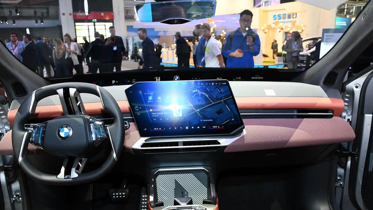 纯电续航达900km 全新宝马iX3长轴距版将于北京车展亮相