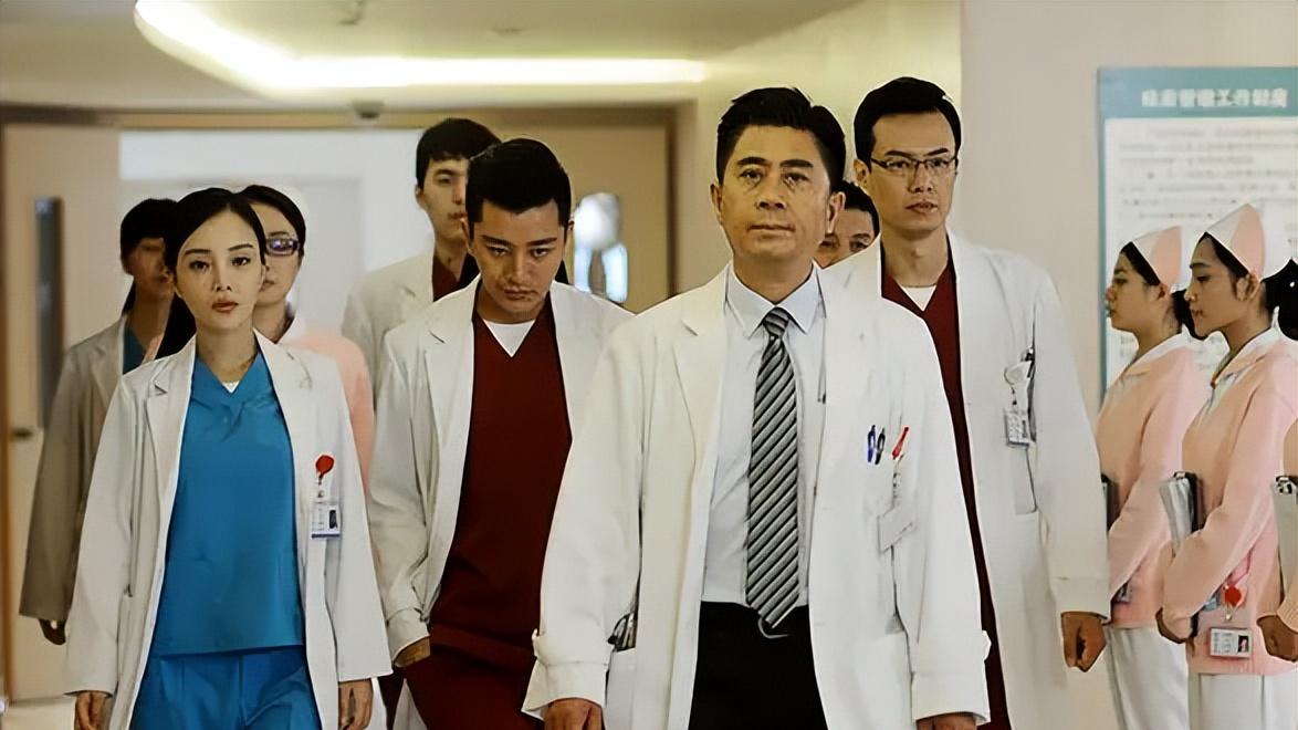 初产妇刚生完双胞胎，缝合时却大叫“等一下”，医生听后哭笑不得