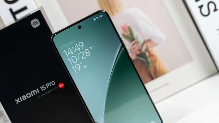 小米开启“清仓模式”，16GB+512GB跳水2200元，2K屏+骁龙8至尊版+120倍变焦