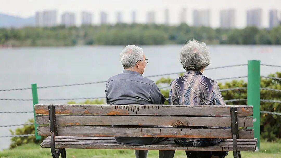 老了有人陪，病了有人管：我们这样“拼团”养老