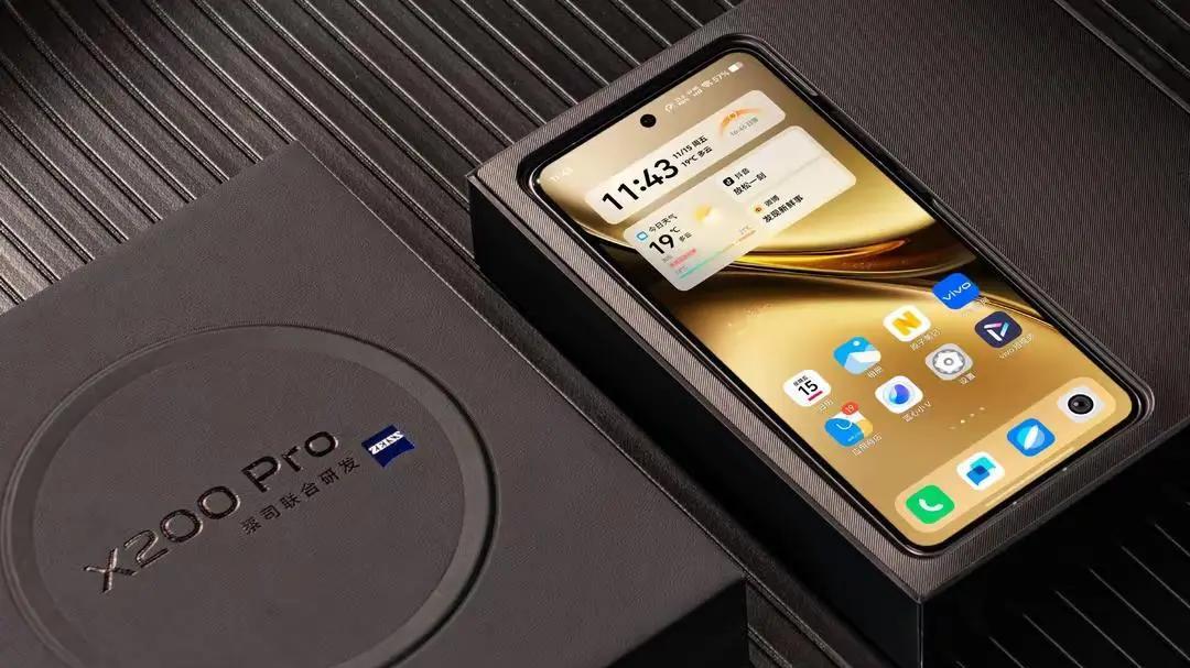 vivo目前“降价很猛”的一款手机，从5299元跌至3599元，100倍变焦+IP69防水