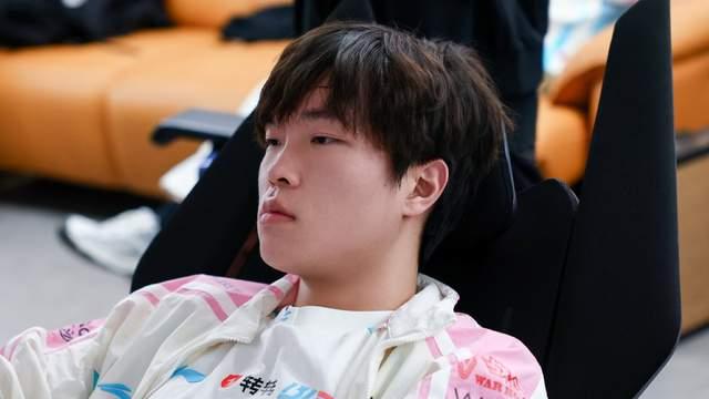 LPL第二赛段：强队开会！哥哥复出手感全无，能否完成自我救赎？