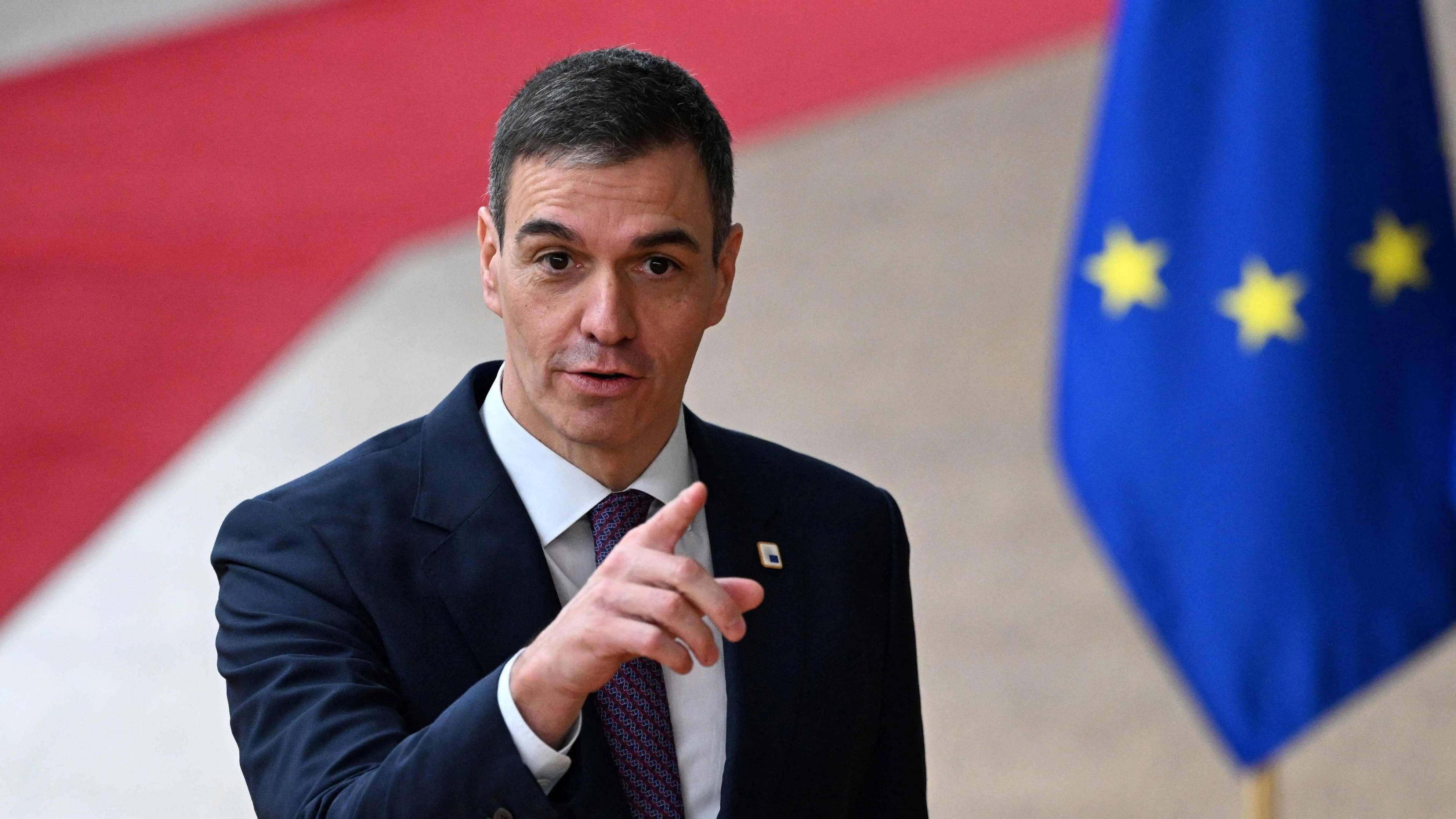 关闭领空，禁止通行，西班牙为什么老是和特朗普过不去？