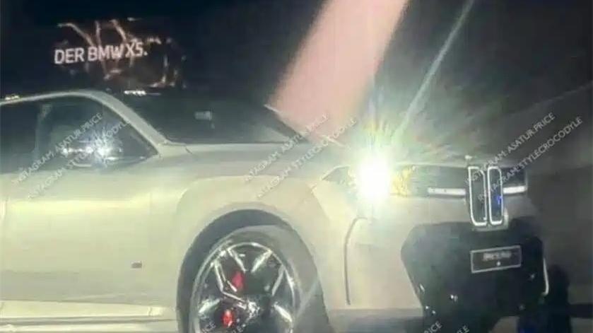 全新宝马X5无伪实车现身，外观完全变样，推翻了当下的设计理念