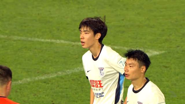 李国旭给年轻人泼冷水 毛伟杰是榜样 大连夏窗不引援，还要送李昂？