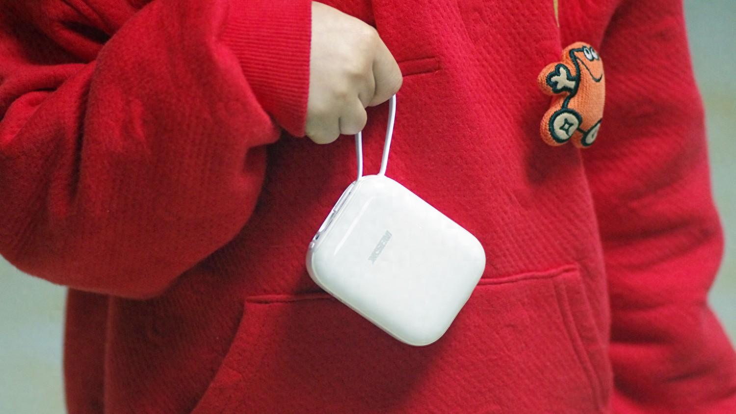 告别“口袋炸弹”！西圣半固态充电宝这才是随身电源该有的样子