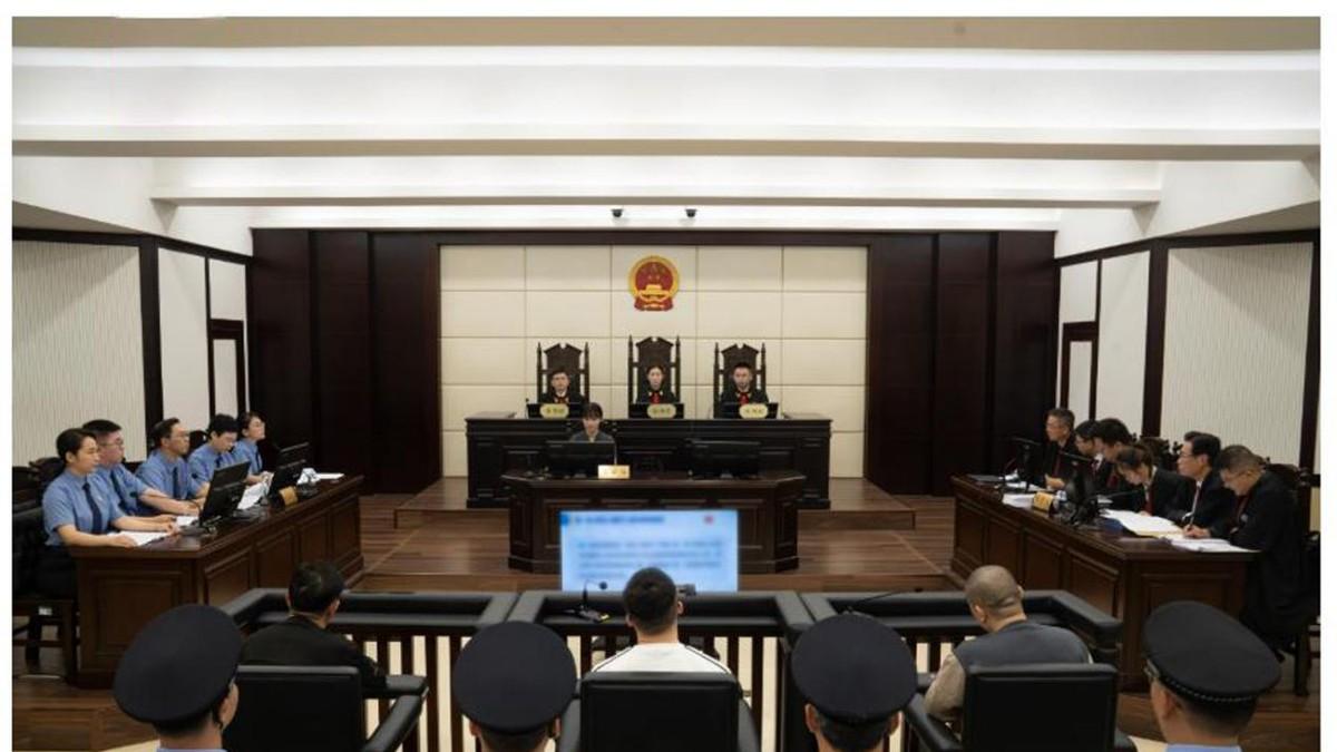 反诈博主徽剑被曝遇害，周兆成：二审维持死缓，限制减刑不是法官可以自由追加的惩罚