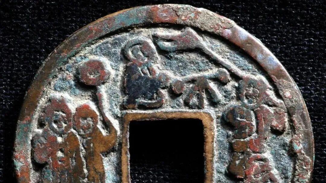 妇人祷月花钱婴戏之持荷：老赵闲聊花钱艺术图像系列