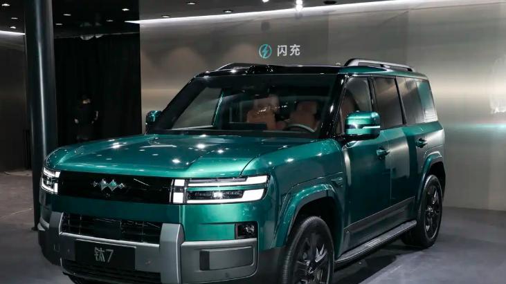 方程豹钛7闪充版：纯电续航755公里+闪充+激光雷达+电四驱+帝瓦雷