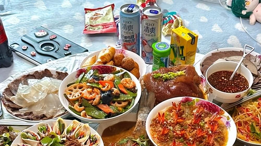 东北版“年夜饭”的8道菜，正月招待客人“必备”，绝对的“硬菜”