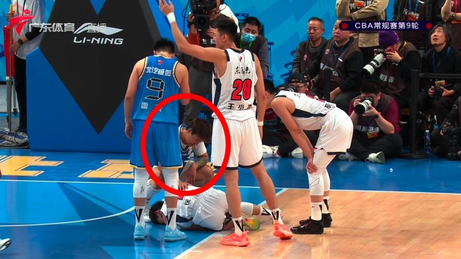 徐杰伤退后续，知名媒体人想搞乱广东宏远，周琦遭到球迷抨击