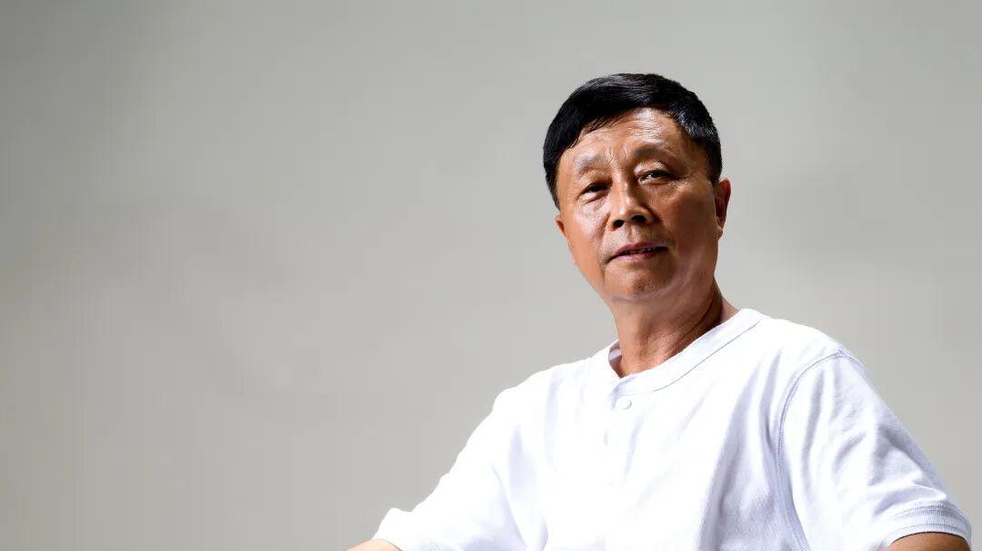 大地写痕  草木知岁——王宏作品赏析