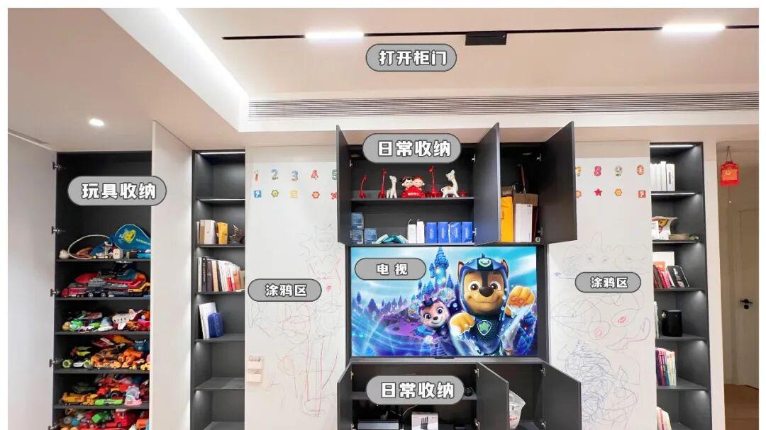 越来越多人客厅不做电视墙了！学年轻人这么设计，省钱又实用