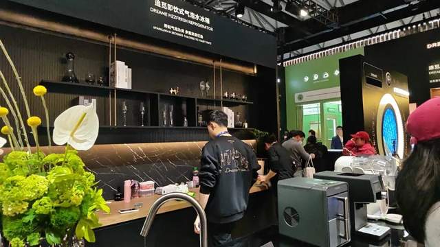 俞浩的“星际野心”引爆上海AWE，追觅8年布局“人车家天地芯”