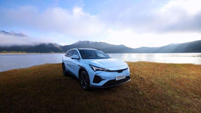 极狐新阿尔法t5获超五星安全认证，家庭出游首选！