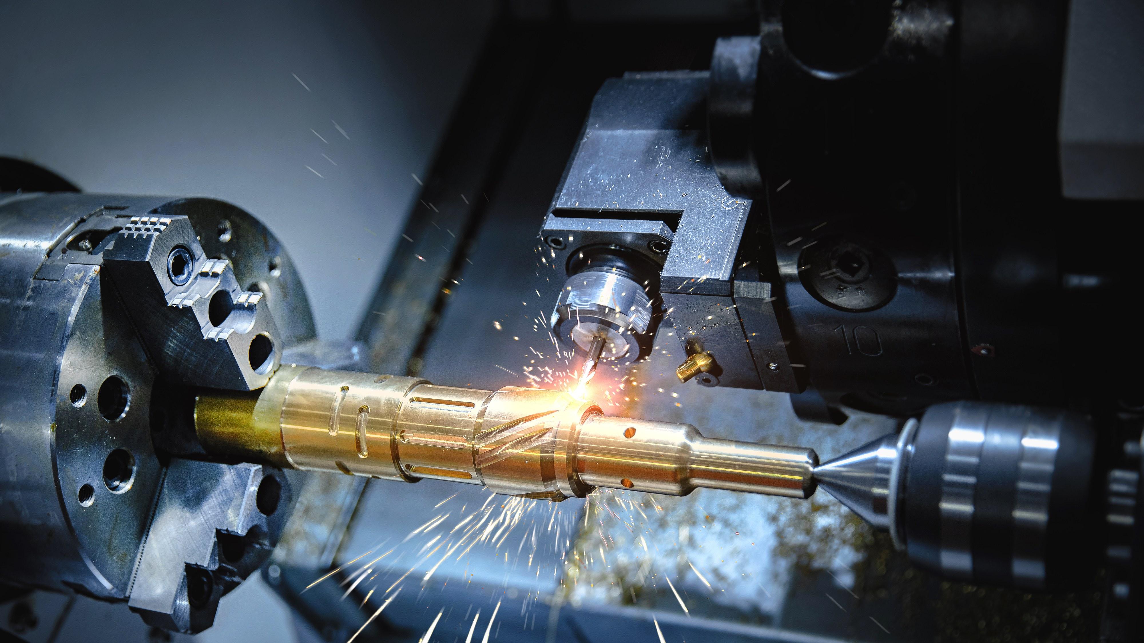 五轴机床风云录：谁在转动中国高端制造的轴心？