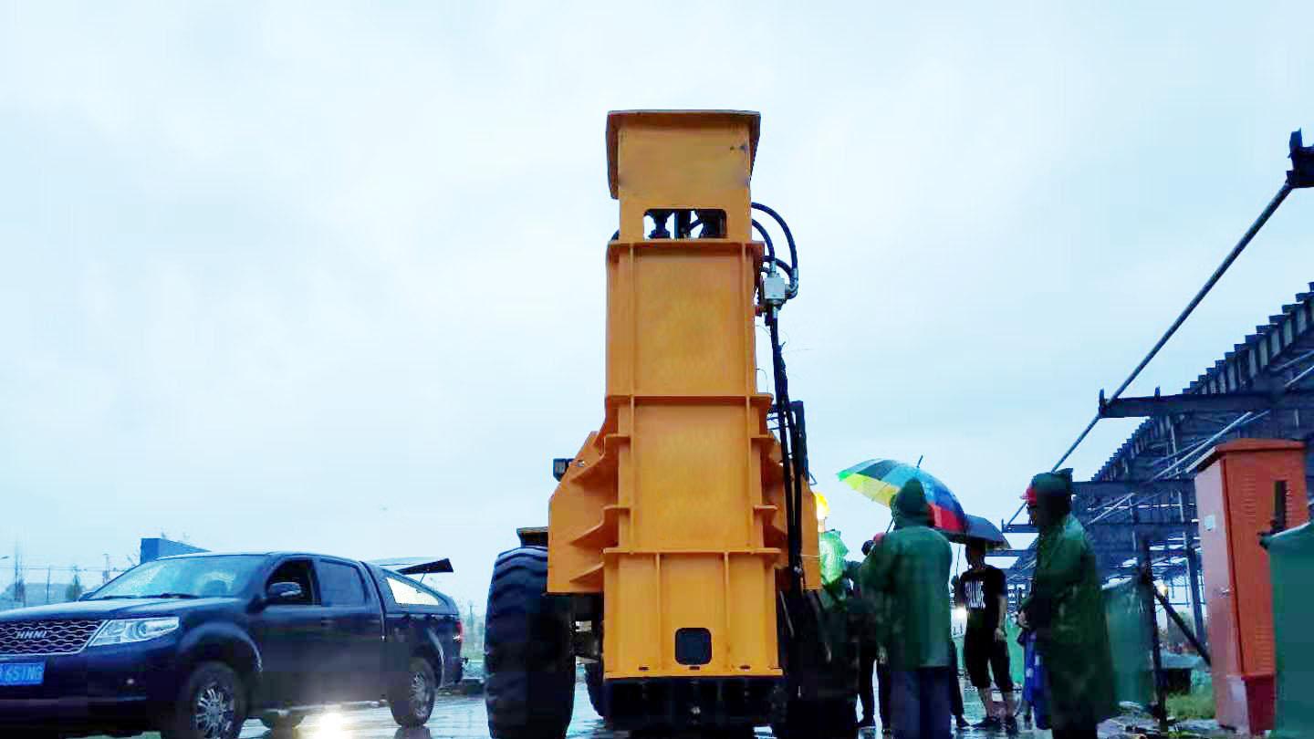 ​高速液压强夯机施工时应注意些什么？