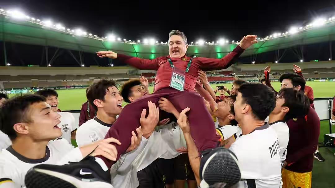 轮换5人，依旧3比0完胜越南进决赛，下场打日本，向余望还首发吗