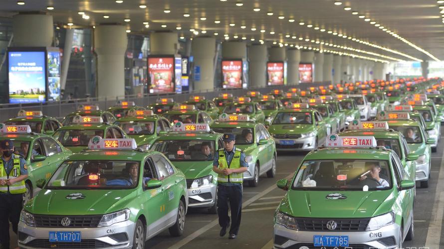 出租车公司“大反击”！拿10万悬赏抓无证网约车，举报一辆奖50元