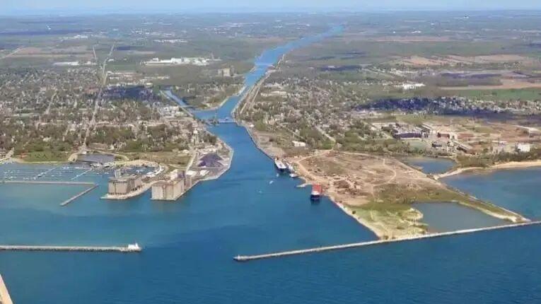 码头换了东家，但压舱的货还在：一场被高估的"港口争夺战"