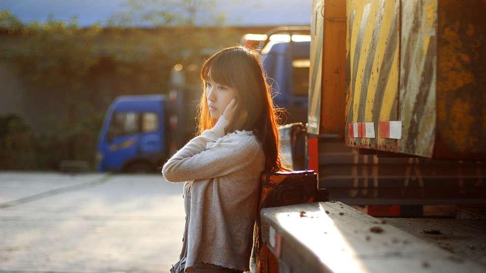 她是不是特能喝、会骑马？—— 你真的这么想吗？