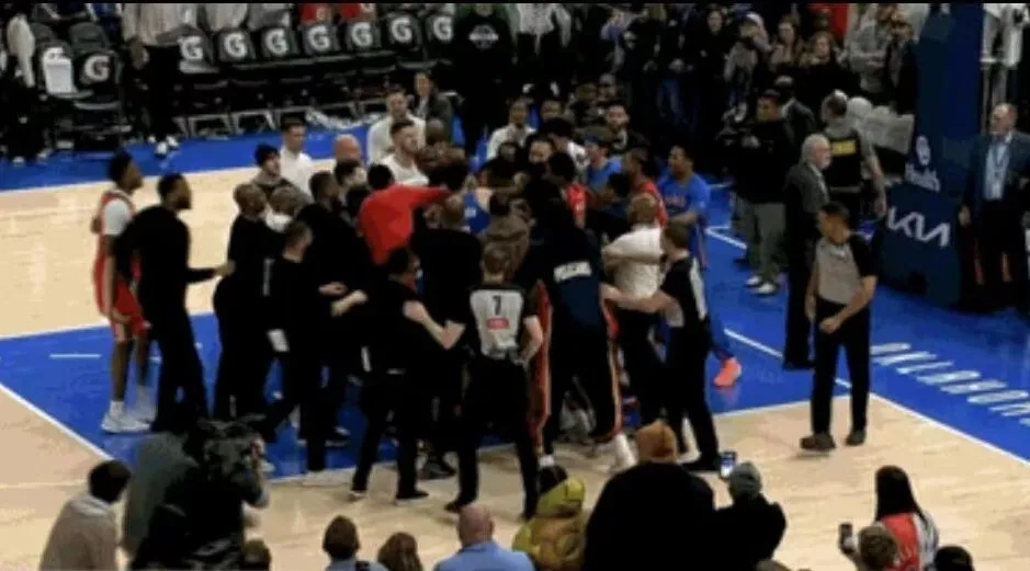 接连两场！20多人大规模冲突，连教练也被打了！史诗级罚单来了