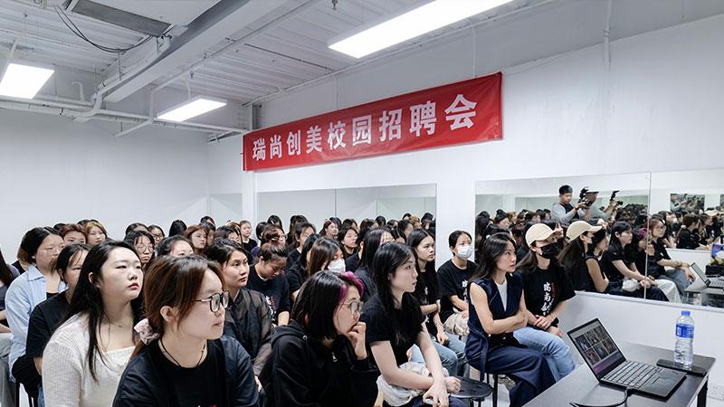 2026年女生学什么技术好？