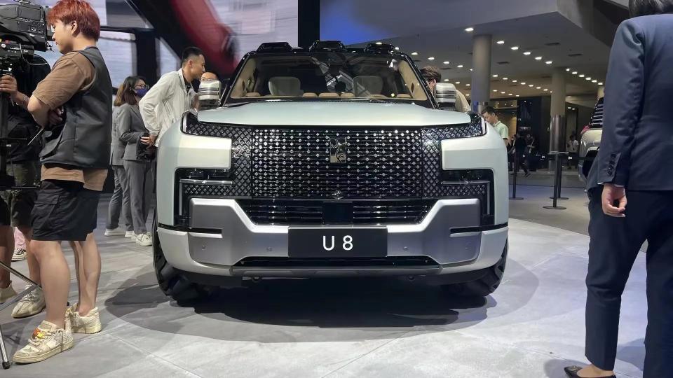 当大G车主看完仰望汽车后，会有什么反应呢？