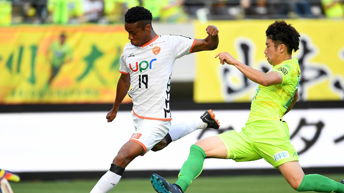 今日足球两场焦点：凤凰要防平，东京绿茵更像正路选择