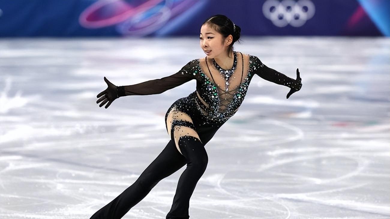 打破常规！中国18岁花滑小将裤装出战，惊艳日本观众