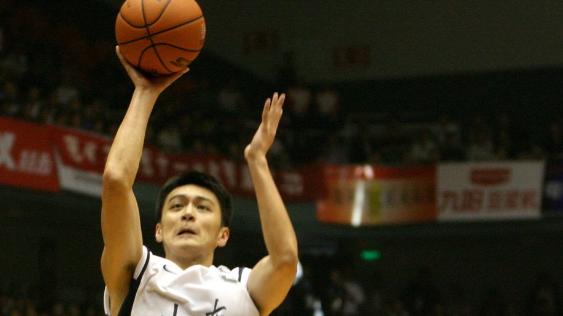 正式换帅！乌戈接替杨鸣重掌辽篮教鞭 他现在很适合现在的球队