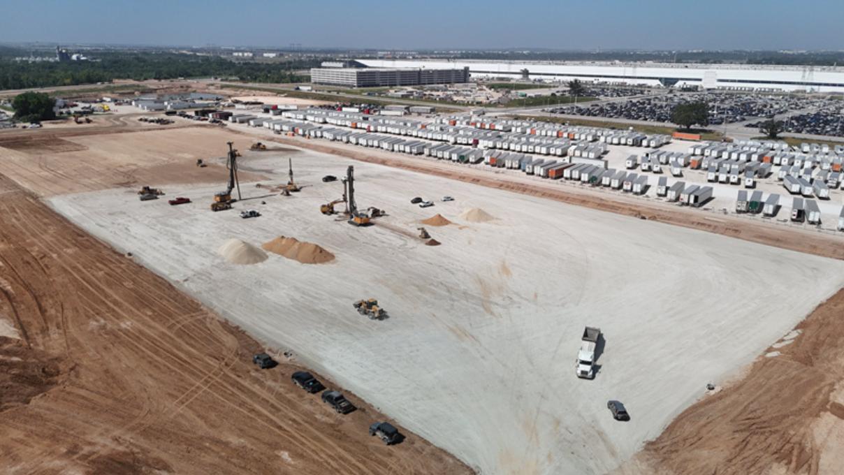 马斯克德克萨斯州AI芯片厂施工加速，ATCF地基工程已成形