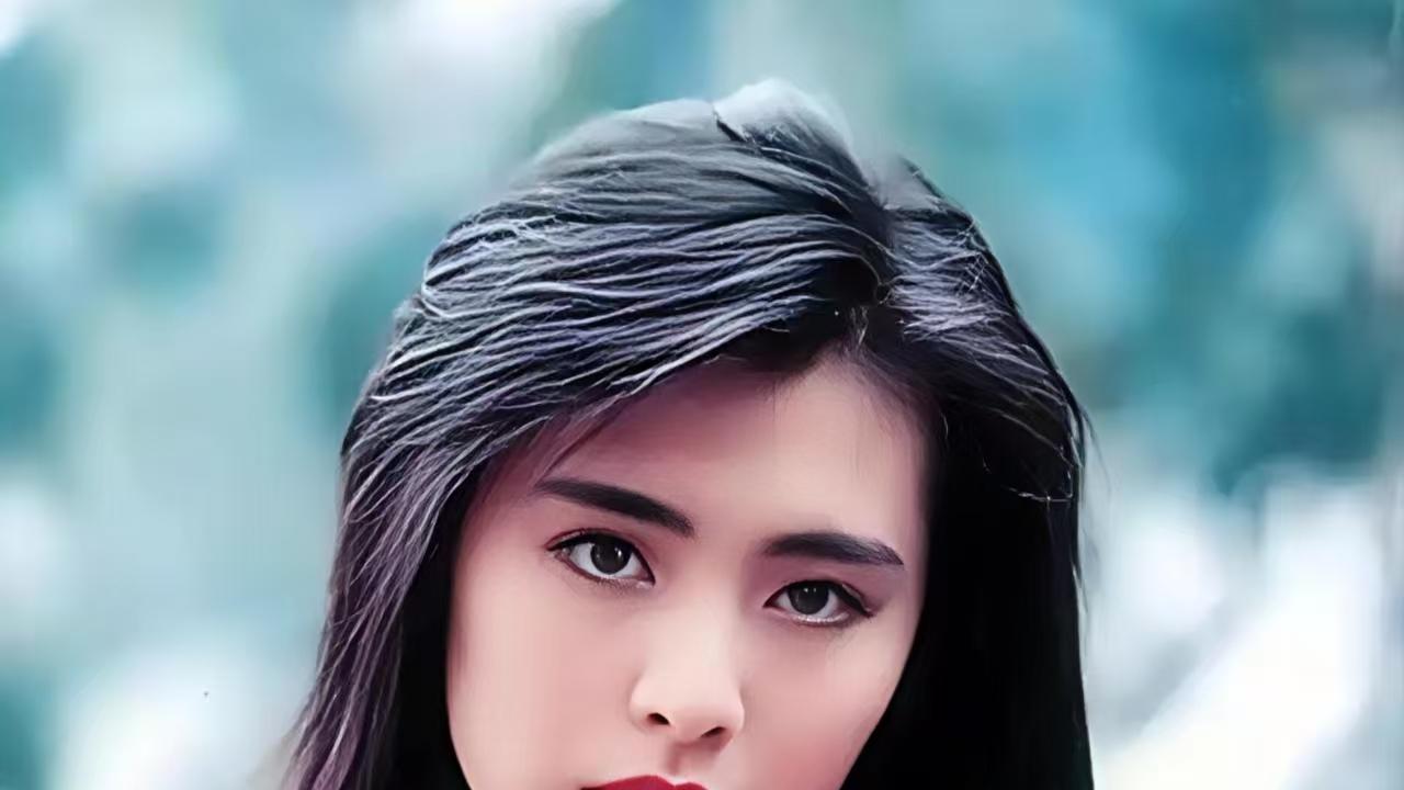 王祖贤现身硅谷演讲，58岁状态引热议：从影后到艾灸匠人她经历了什么？