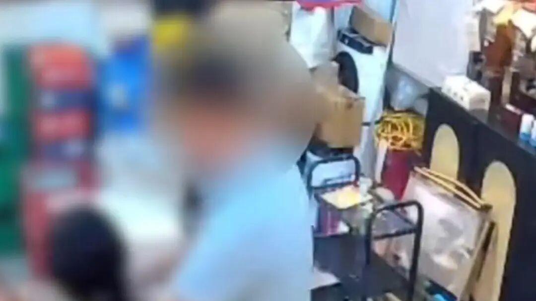 成都火锅店女老板遭酒后男顾客搭讪骚扰，警方依法行拘涉事者