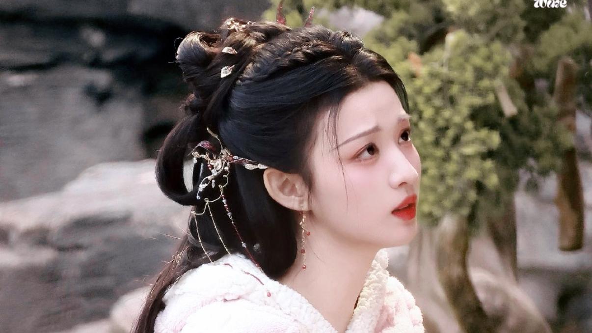 王楚然《成何体统》红袍炸场！天选古装脸演绎反差妖妃，反套路穿书预定开年爆款