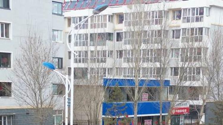 茫茫草原牛羊壮，东风轻卡美名扬