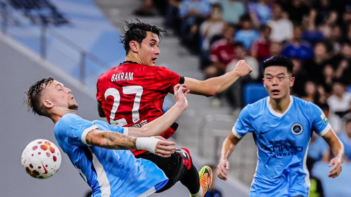 3-2险胜！韦世豪一战封神：补时绝杀，梅开二度，踢爆深圳新鹏城