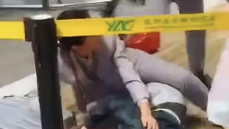 昆明机场旅客因行李规格与地服冲突 航司：按规定处理，维护员工权益