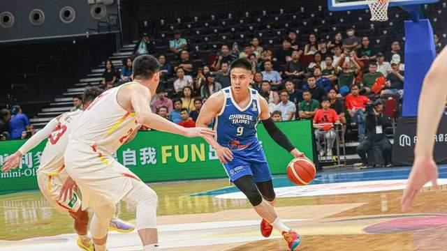 2027男篮世预赛：陈盈骏高光表现获郭士强盛赞，师徒对决温情满满