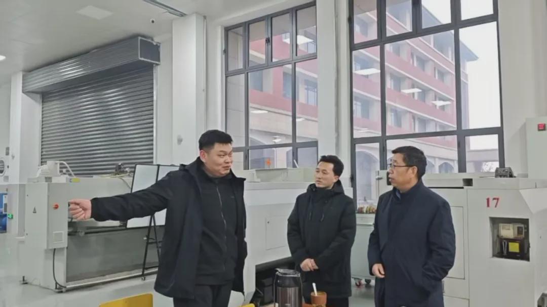 信阳技师学院校领导看望河南省第四届职业技能大赛备赛选手