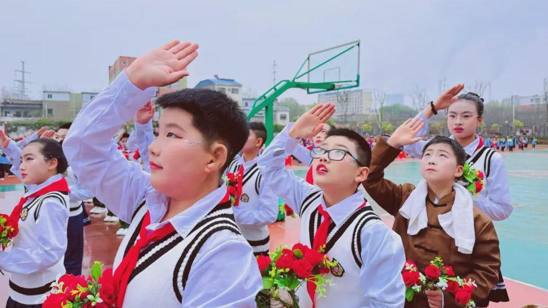 信阳市平桥区第七小学：弘扬雷锋精神 争做追锋少年