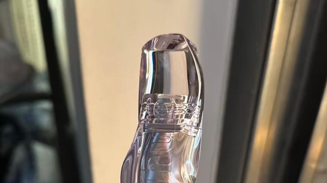 自我成长还是隐形冒犯？uhue唇釉翻车背后，价值观出了大问题