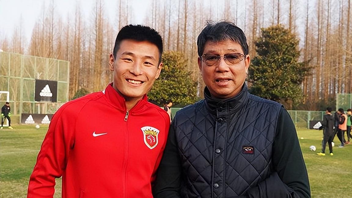 昔日和武磊齐名，如今退役深耕青训，有望接班徐根宝做基地掌舵人